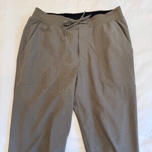Lululemon ABC Jogger Men’s Medium in Nomad